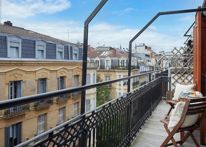 Arratik By Feelfreerentals